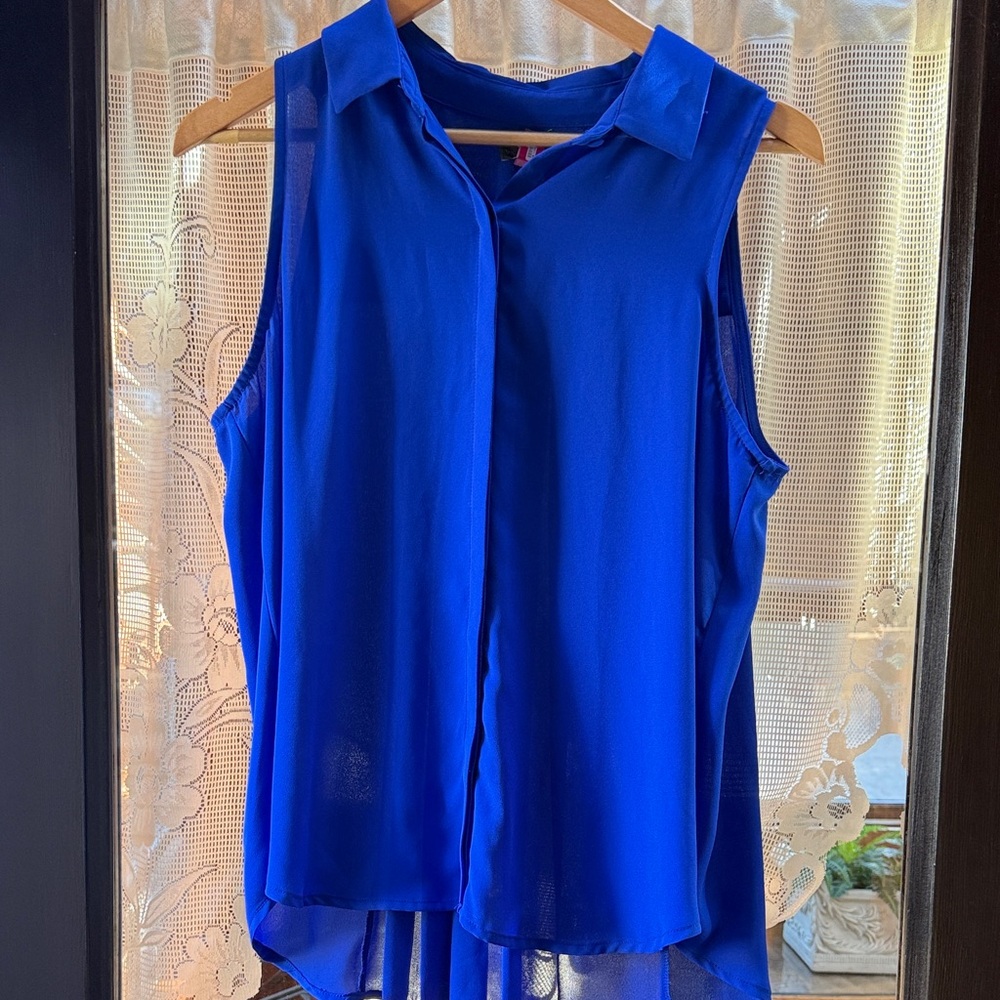 EUC! Vince Camuto Vibrant Blue Sleeveless Blouse